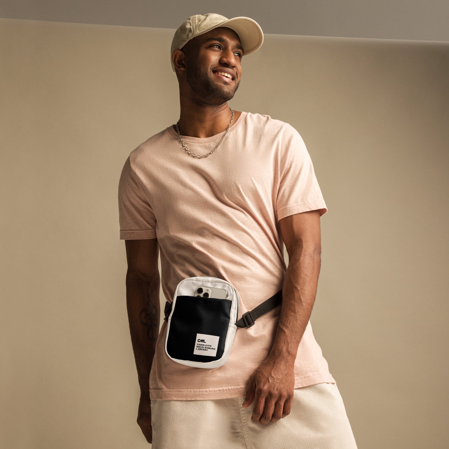 Warm White/Black - Utility crossbody bag